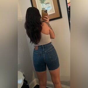 LEVI’S 501 mid thigh shorts size 6W